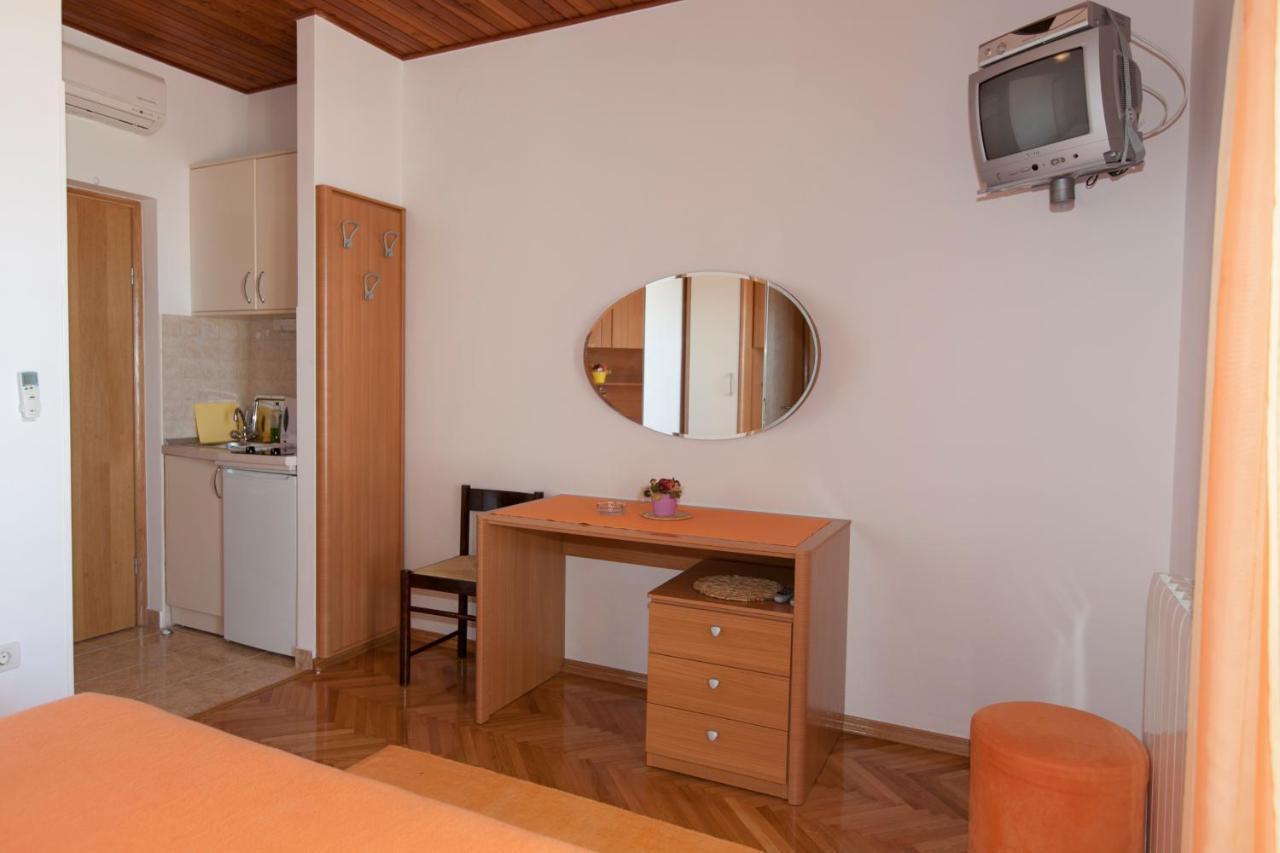 Apartments Milana Tucepi Exterior photo